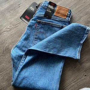 Levi’s Wedgie Straight